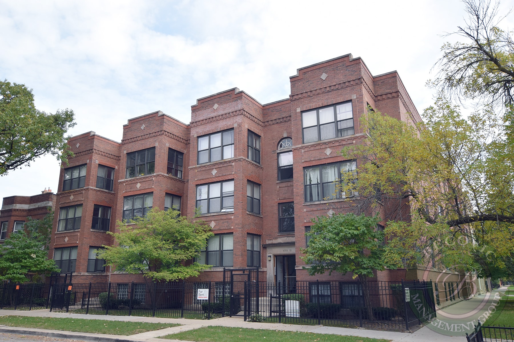 The Albany Park Place Becovic Chicago North Side Apartments