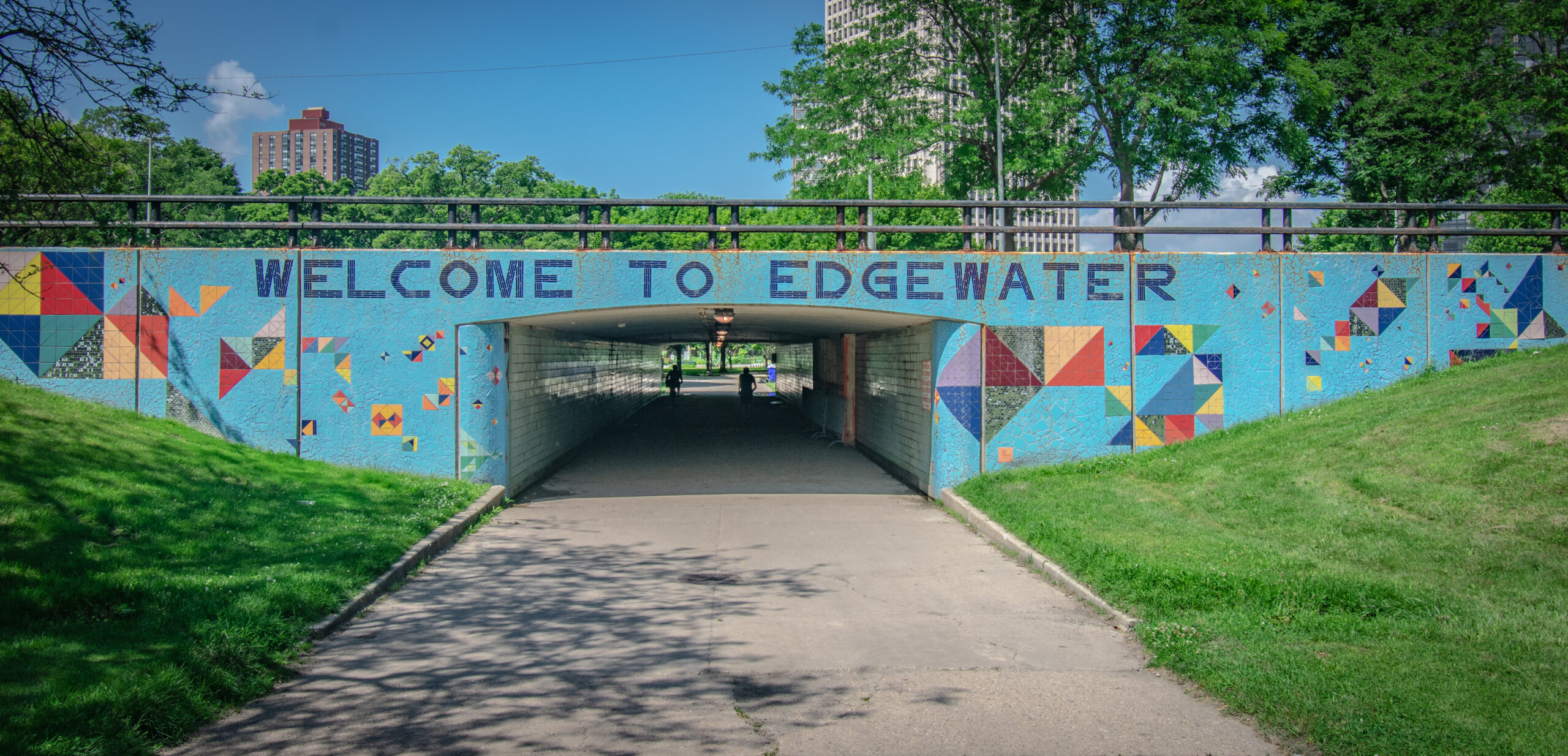Welcome To Edgewater Sign Under Lake Shore Drive